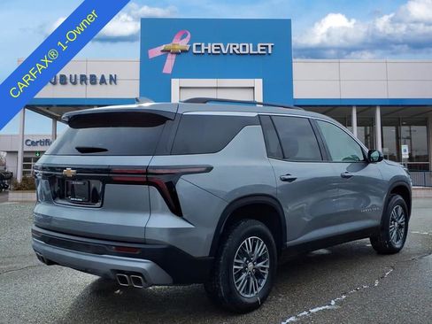 Used 2025 Chevrolet Traverse LT image 5