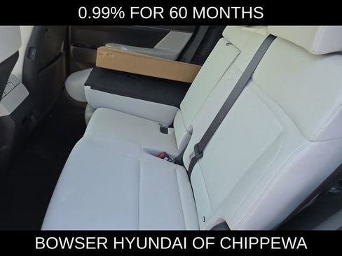 New 2026 Hyundai Santa Fe SE image 5