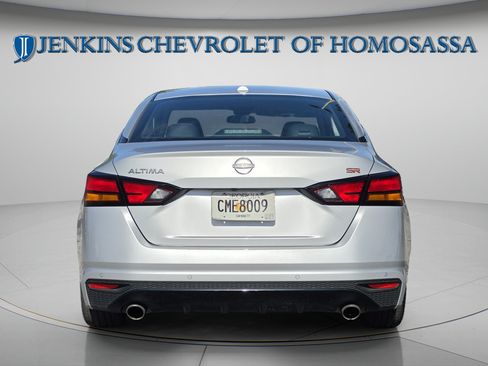 Used 2024 Nissan Altima 2.5 SR w/ SR Premium Package FWD image 6