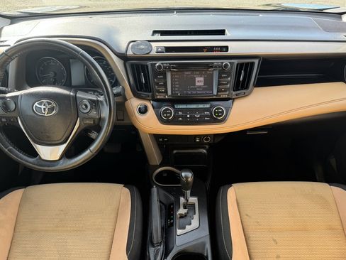 Used 2018 Toyota RAV4 XLE image 19