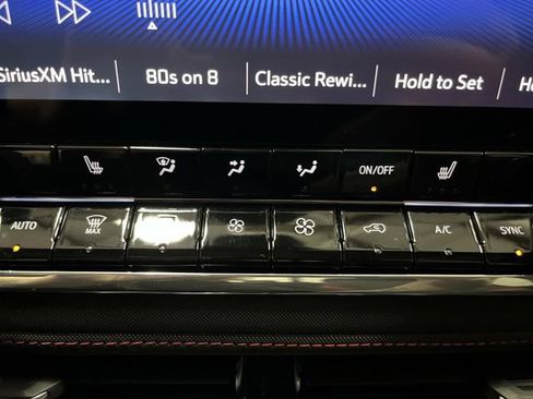 Used 2024 Chevrolet Colorado Z71 w/ Z71 Convenience Package 2 image 8