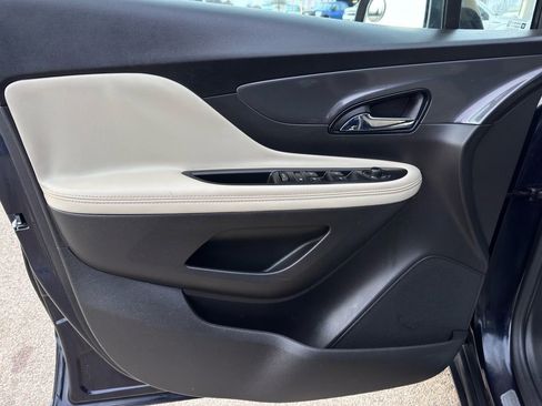 Used 2021 Buick Encore Preferred image 9