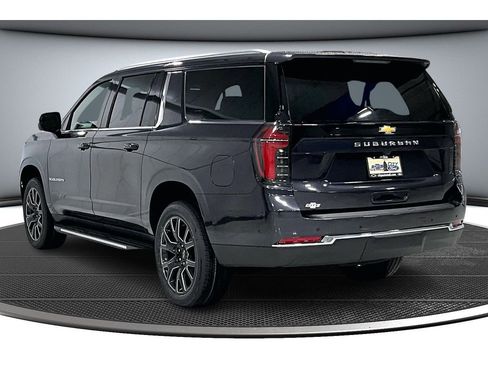 New 2026 Chevrolet Suburban LS image 4