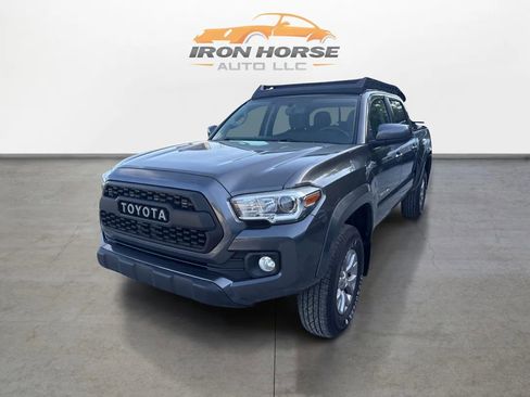 Used 2017 Toyota Tacoma SR5 w/ Tow Package AWD/4WD image 1