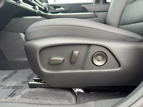 New 2026 Chevrolet Equinox LT w/ Convenience Package II image 12