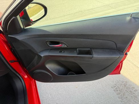 Used 2015 Chevrolet Cruze LT image 23
