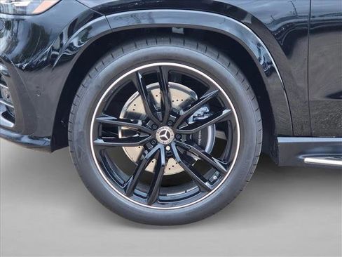 New 2026 Mercedes-Benz GLS 580 4MATIC image 18