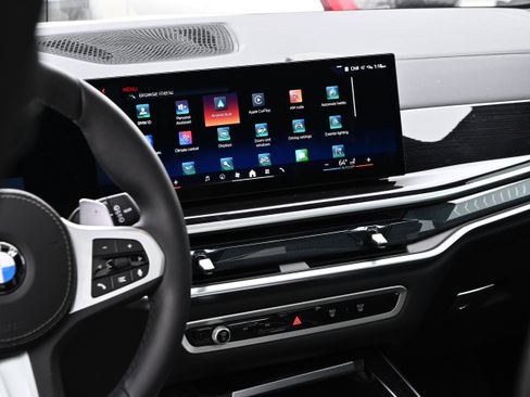 Used 2026 BMW X5 xDrive40i w/ M Sport Package image 25