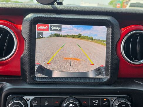 Used 2020 Jeep Gladiator Rubicon AWD/4WD image 23