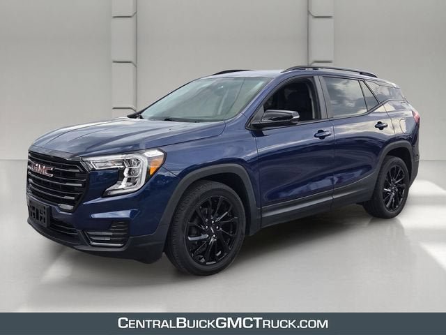 Used 2023 GMC Terrain SLE w/ Driver Convenience Package FWD image 1