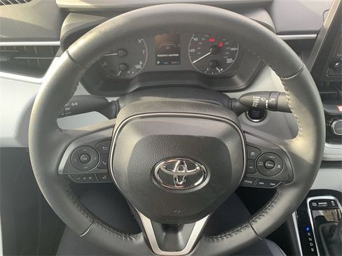 Used 2025 Toyota Corolla SE image 19