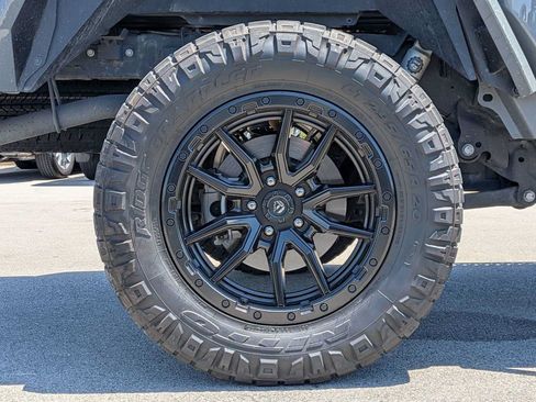 Used 2023 Jeep Gladiator Sport AWD/4WD image 12