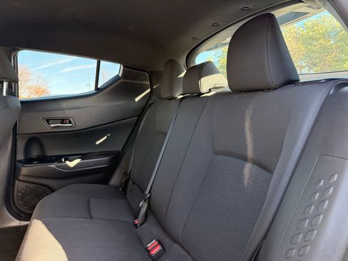 Used 2019 Toyota C-HR XLE image 28