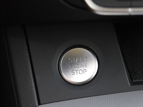 Used 2025 Audi Q5 2.0T Premium w/ Convenience Plus Package image 23