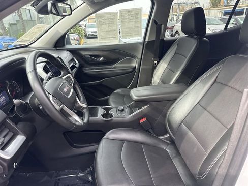 Used 2024 GMC Terrain SLT image 17