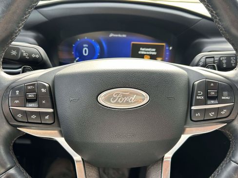 Used 2020 Ford Explorer Platinum w/ Premium Technology Package AWD/4WD image 23