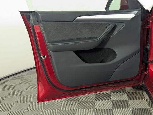 Used 2024 Tesla Model Y Long Range image 48