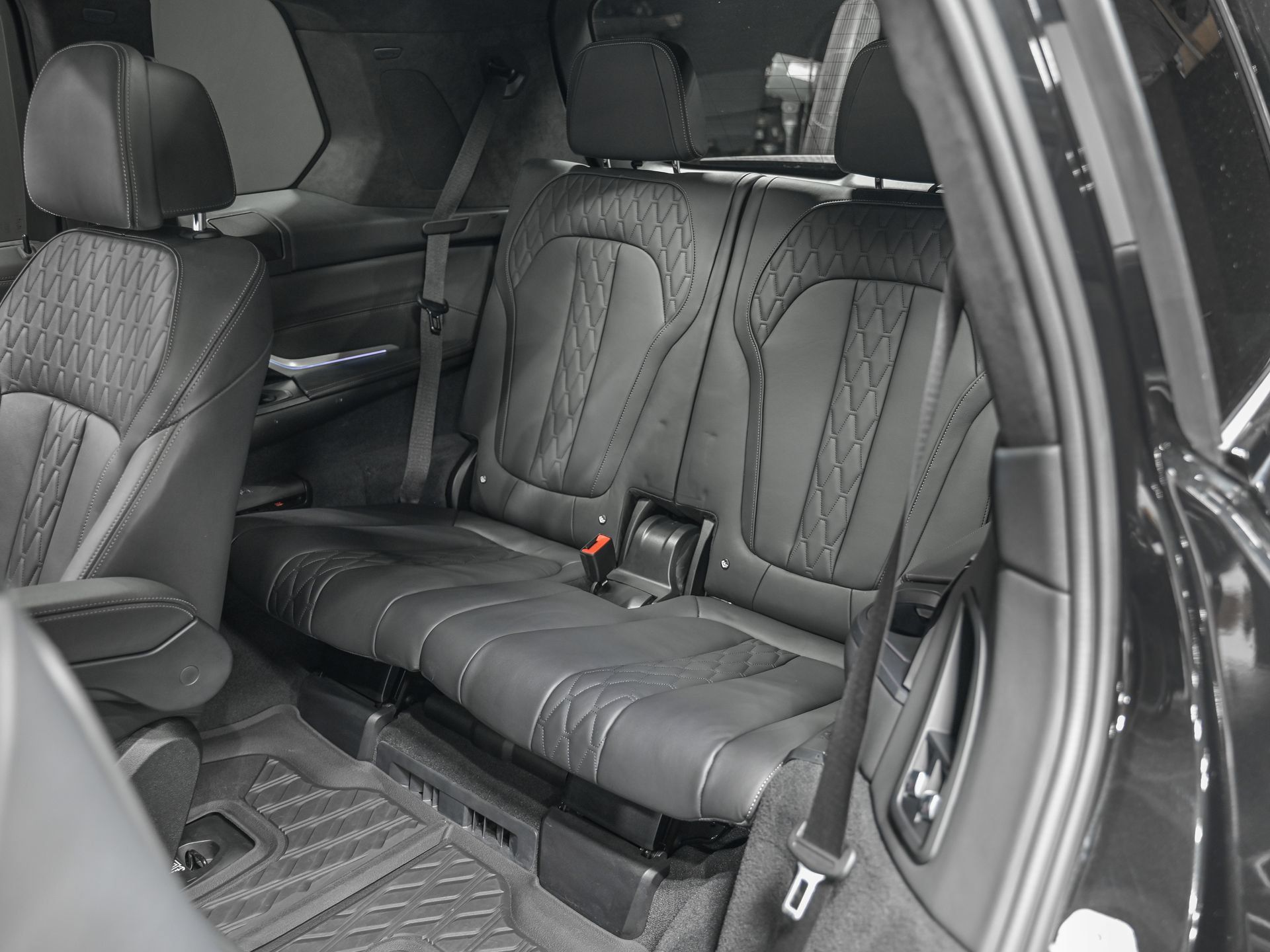 Used 2022 BMW ALPINA XB7 AWD/4WD image 30