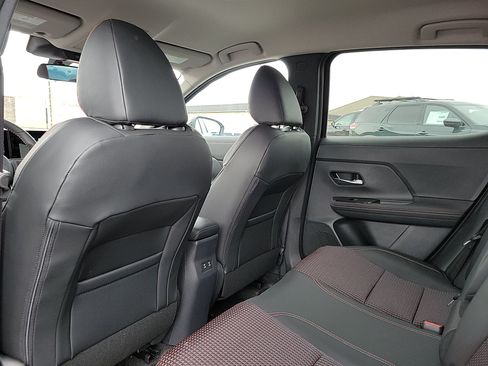 Used 2025 Nissan Kicks SR AWD/4WD image 12