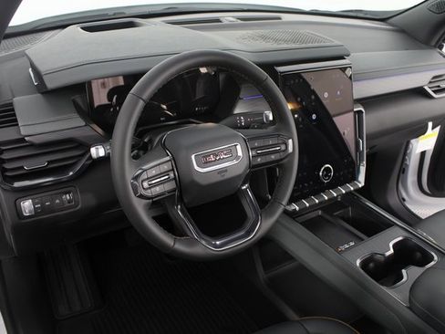 New 2026 GMC Acadia AT4 w/ Luxury Package image 10