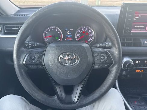 Used 2021 Toyota RAV4 XLE image 19