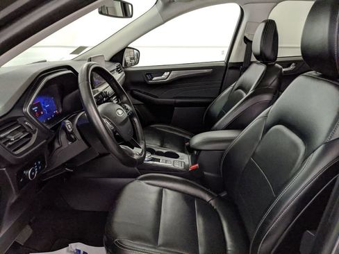 Certified 2022 Ford Escape Titanium w/ Class II Trailer Tow Package image 17