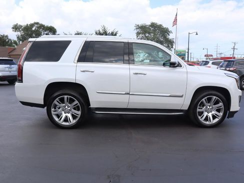 Used 2016 Cadillac Escalade Luxury AWD/4WD image 6