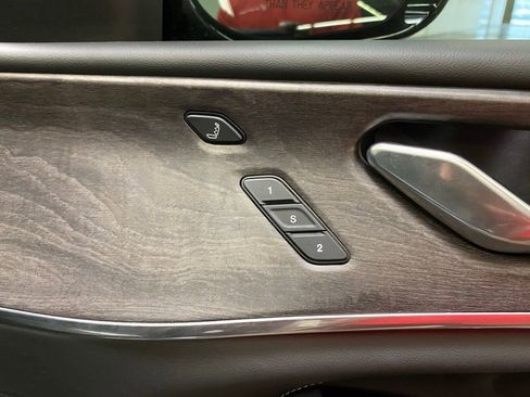 Used 2023 Jeep Grand Cherokee Overland w/ Luxury Tech Group IV image 17