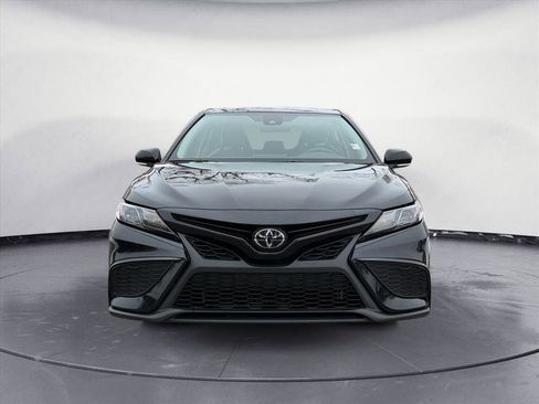 Used 2024 Toyota Camry SE image 9