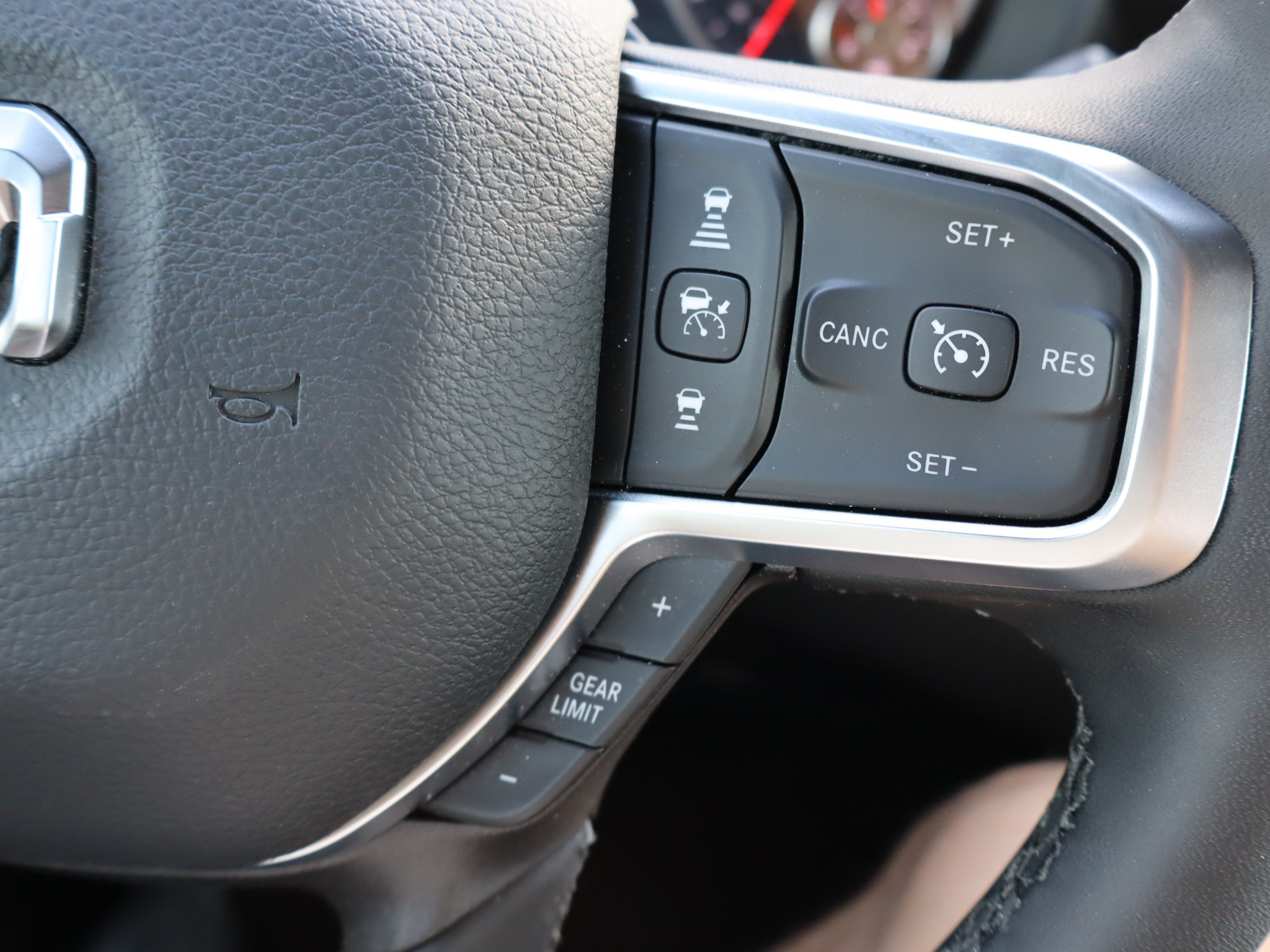 Used 2025 RAM 3500 Big Horn AWD/4WD image 24