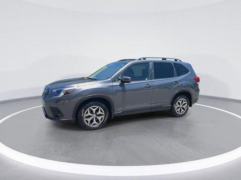 Certified 2024 Subaru Forester Premium AWD/4WD image 4