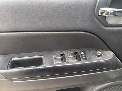 Used 2012 Jeep Patriot Latitude image 31