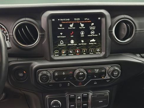 Used 2023 Jeep Gladiator Overland w/ Popular Equipment Package image 9