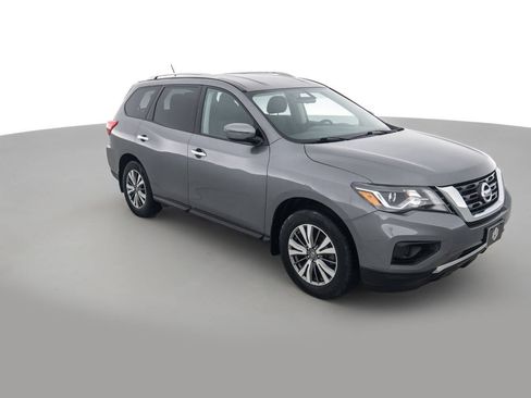 Used 2018 Nissan Pathfinder S image 3