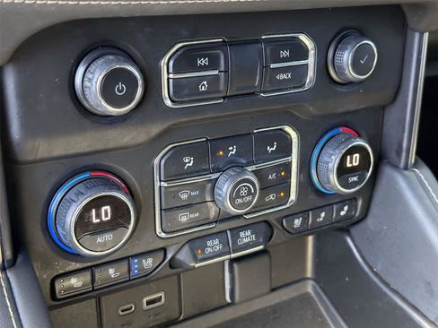 Used 2022 Chevrolet Tahoe Premier AWD/4WD image 37