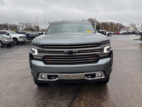 Used 2022 Chevrolet Silverado 1500 High Country w/ Technology Package image 2