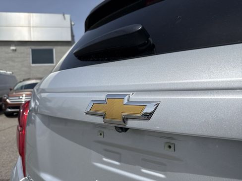 Used 2020 Chevrolet Trax LT w/ LT Convenience Package FWD image 16