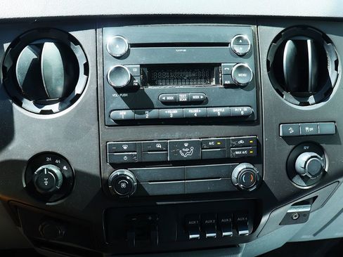 Used 2014 Ford F350 XL w/ Power Equipment Group image 47