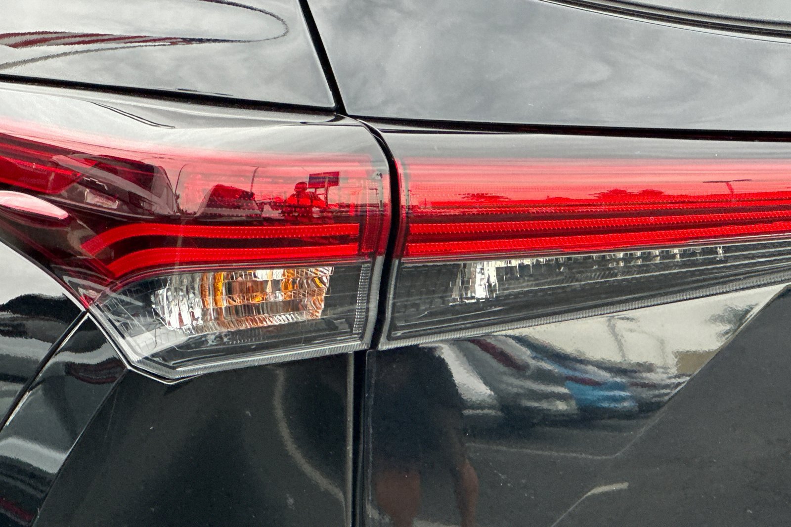 Used 2025 Toyota Highlander XLE AWD/4WD image 47