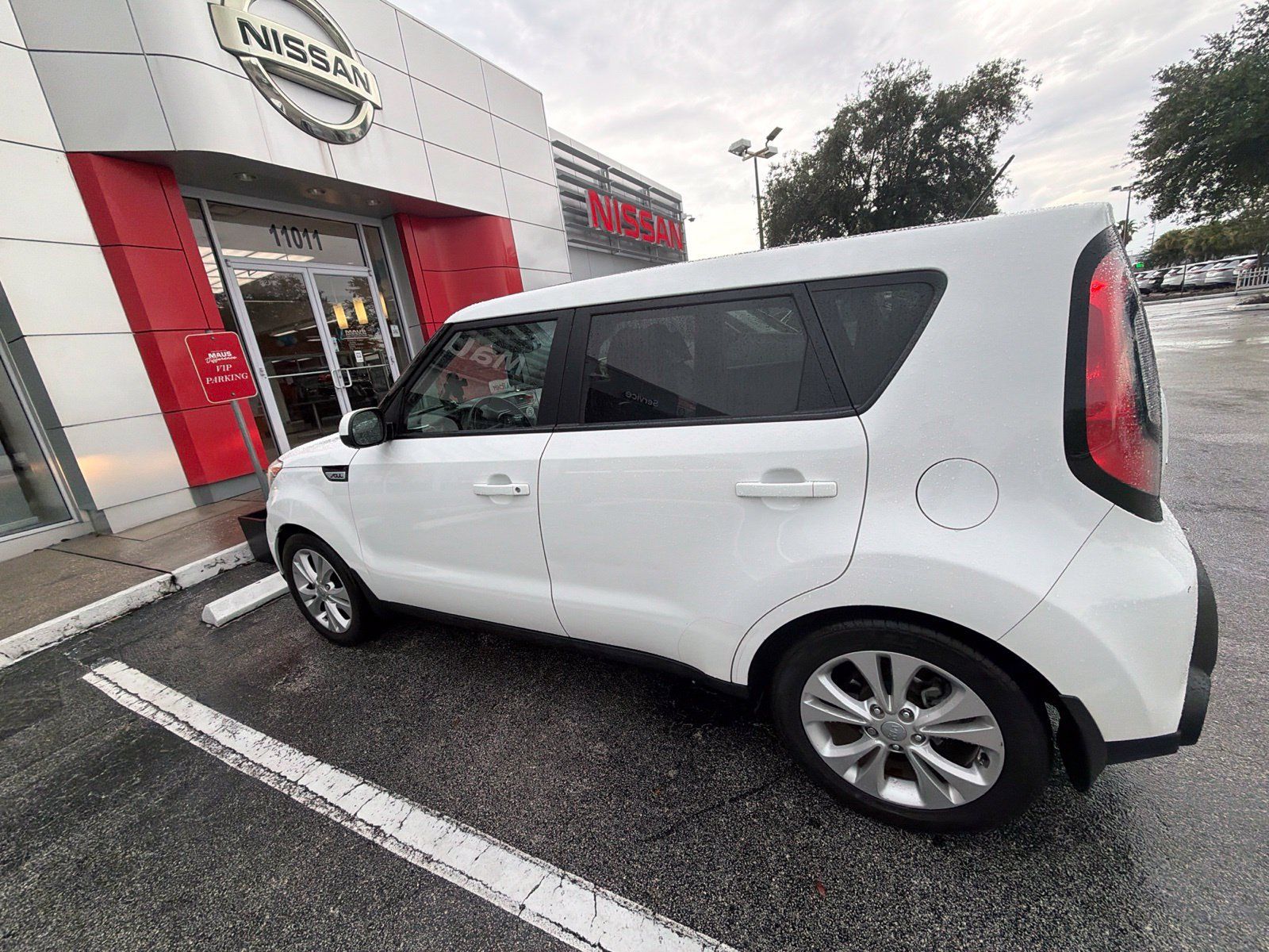 Used 2015 Kia Soul + w/ Audio Package FWD image 3