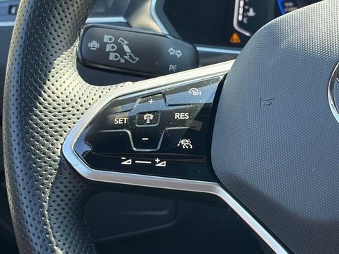 Used 2022 Volkswagen Tiguan SEL R-Line image 22