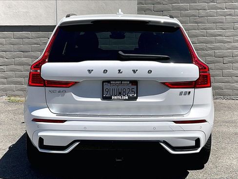 Used 2024 Volvo XC60 B5 Plus w/ Protection Package Premier AWD/4WD image 3