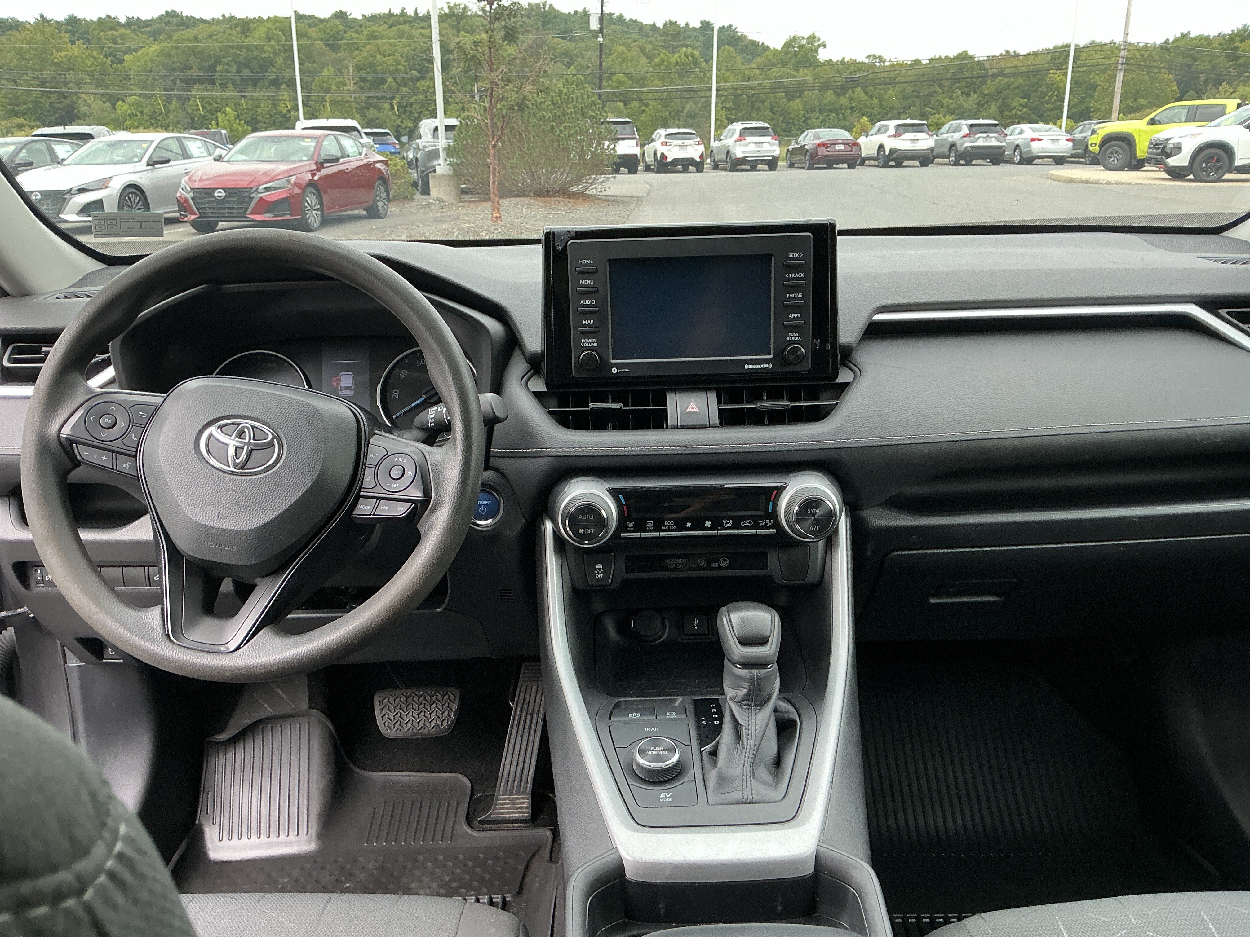 Used 2021 Toyota RAV4 XLE w/ Convenience Package AWD/4WD image 11