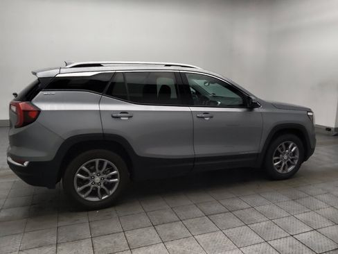Used 2024 GMC Terrain SLT AWD/4WD image 10