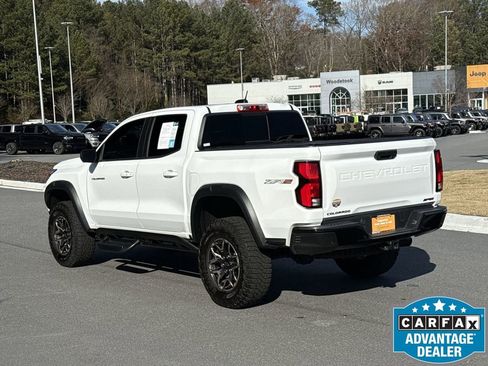 Used 2023 Chevrolet Colorado ZR2 w/ ZR2 Convenience Package III image 3