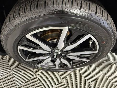 Used 2019 Honda Pilot Touring image 13