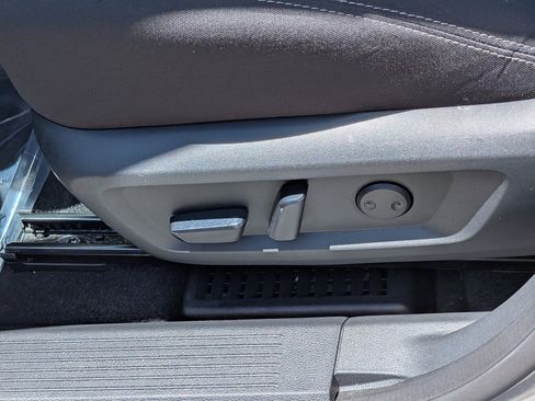 Used 2023 Nissan Rogue SV FWD image 21