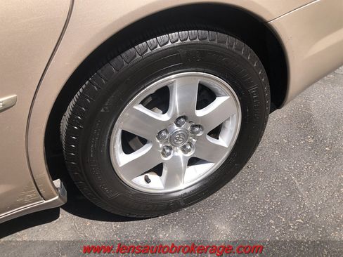 Used 2001 Toyota Avalon XLS FWD image 24