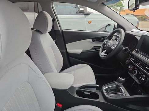 Certified 2023 Hyundai Kona SEL AWD/4WD image 8
