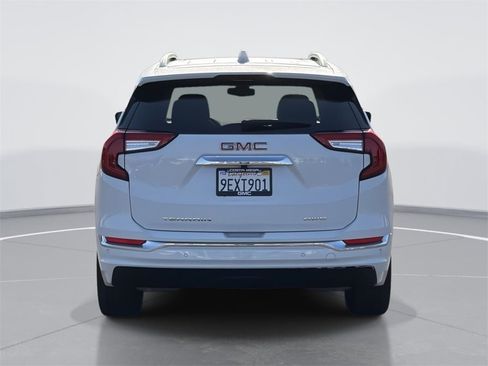 Used 2022 GMC Terrain Denali w/ Denali Premium Package image 4